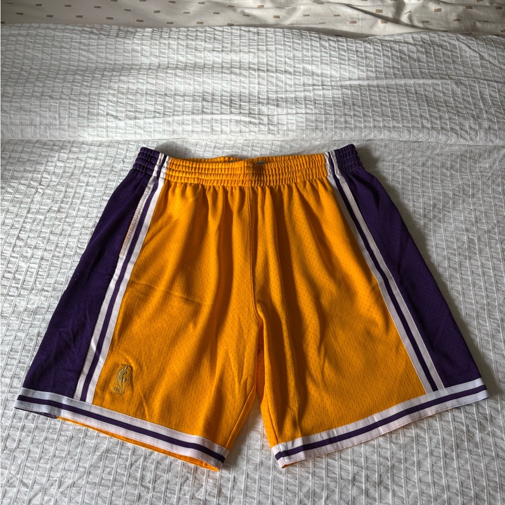 Mitchell & Ness 96/97 Lakers Swingman Shorts